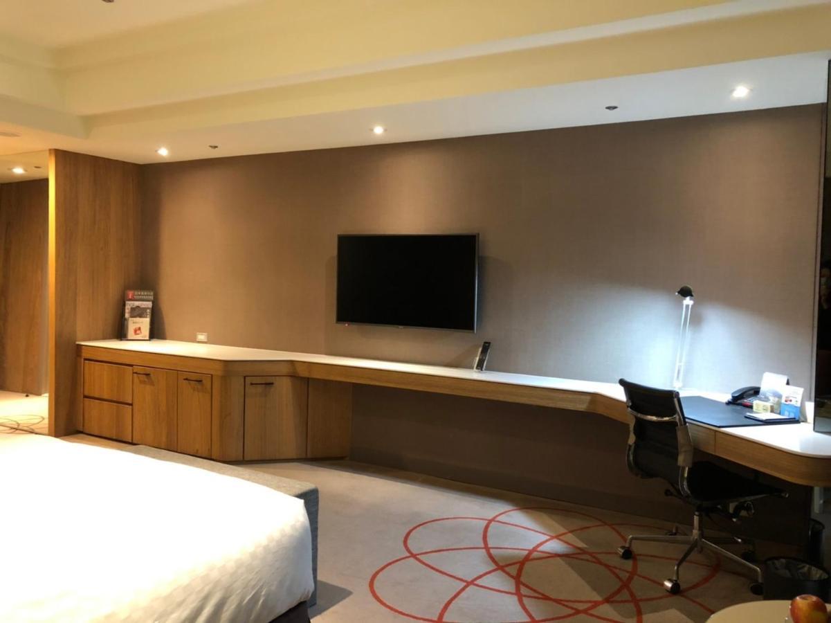 Hotel Royal Hsinchu Esterno foto A room at the hotel