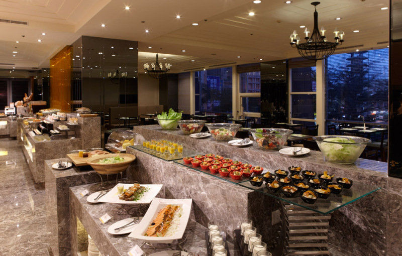 Hotel Royal Hsinchu Esterno foto The Club Lounge at the Renaissance Hotel