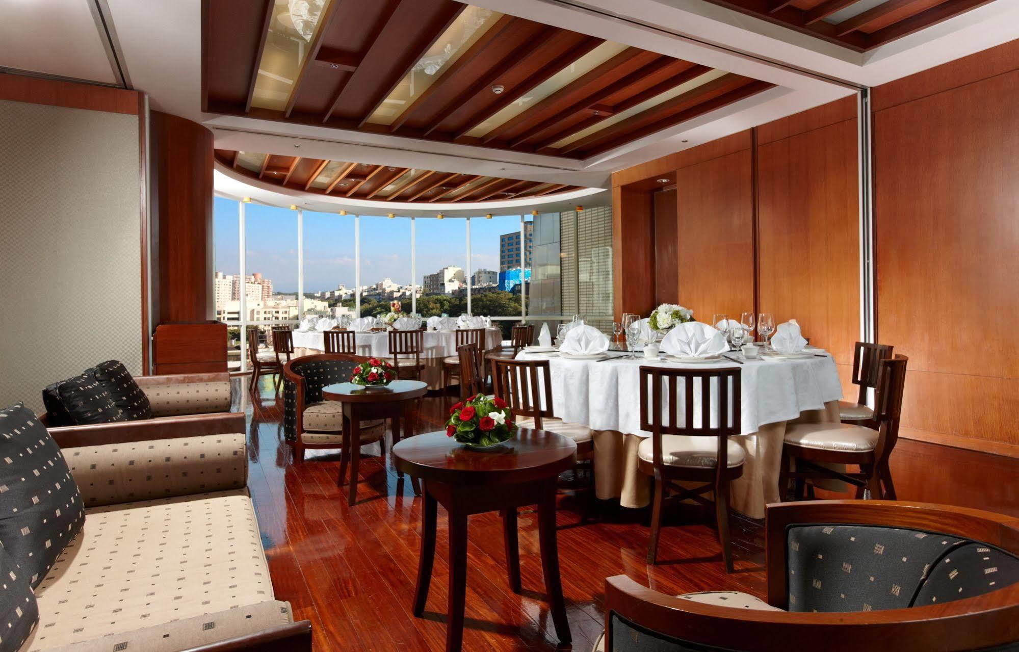 Hotel Royal Hsinchu Esterno foto The Club at Ben Gurion Airport